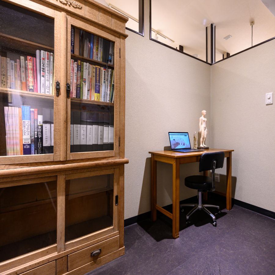 東京鍼灸烏森通り 新橋院のカウンセリングルーム