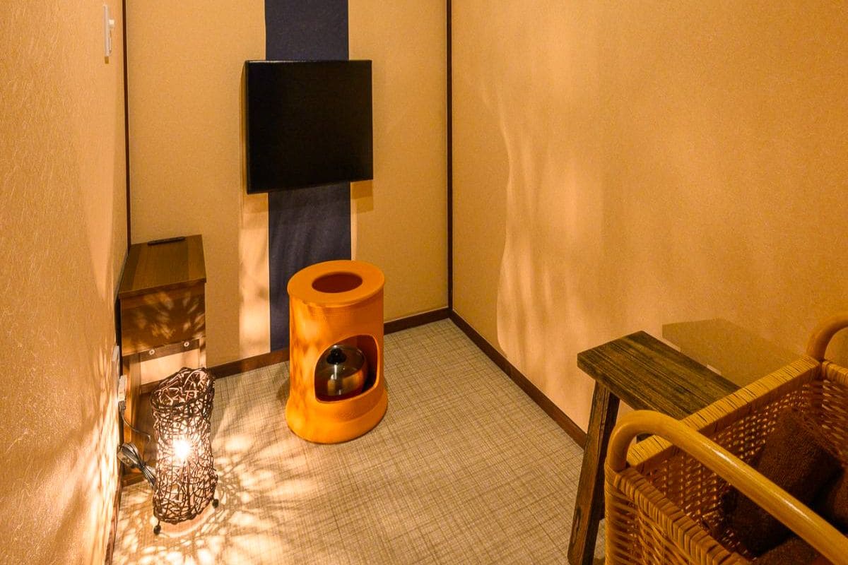 黄土よもぎ蒸し専門店私とよもぎ